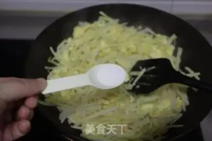 Make Eggs and pickles step 9