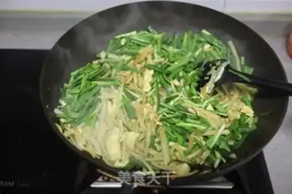Make Eggs and pickles step 12