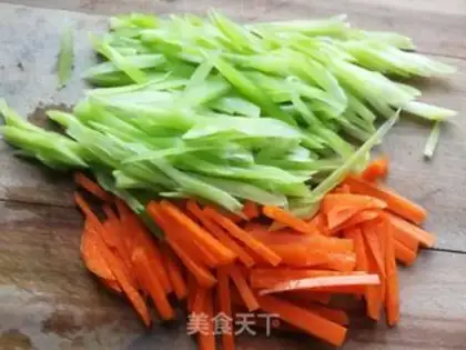 Make Carrot and eggs step 0