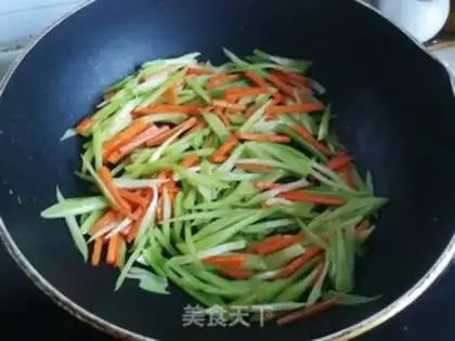 Make Carrot and eggs step 3