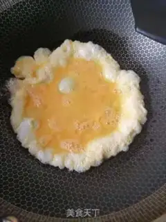 Make Garlic fried eggs step 2