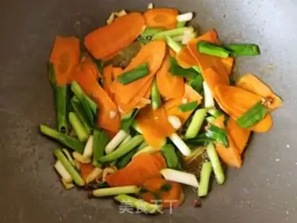 Make Carrot garlic and fried eggs step 10
