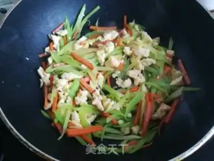 Make Carrot and eggs step 4