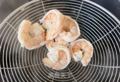 Make Dutch soy-shrimp ketchup step 4