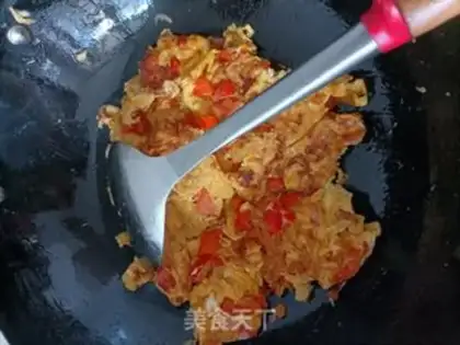 Make Plumbs, shrimp skin, fried eggs step 7