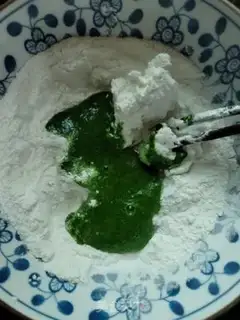 Make Spinach sesame cake step 3