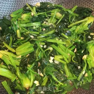 Make Garlic spinach step 5