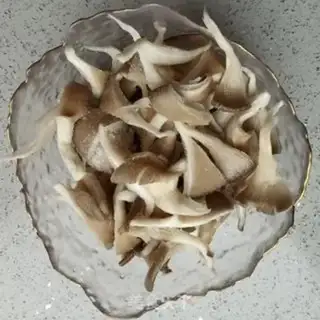 Make Pretzel mushrooms step 1