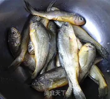 Make The yellowfish step 0
