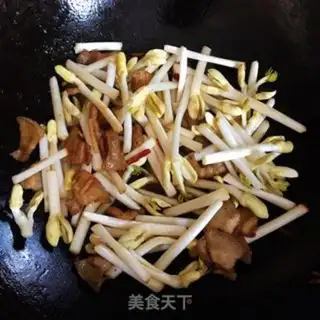 Make Peanut sprouts step 3