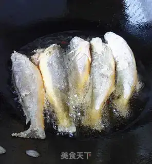 Make The yellowfish step 2