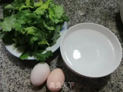 Make Steamed eggs from celery leaves step 0