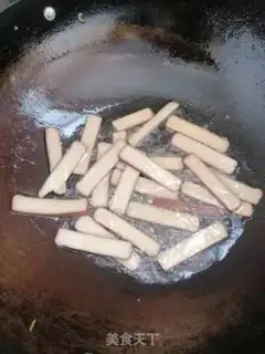 Make Pyramid fried eggs step 1