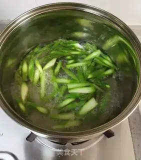 Make Chicken fried storks step 1