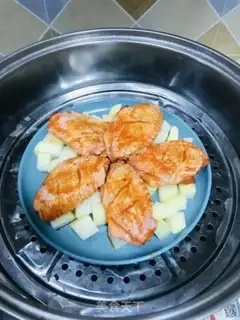 Make Chicken wing steamed potatoes step 4