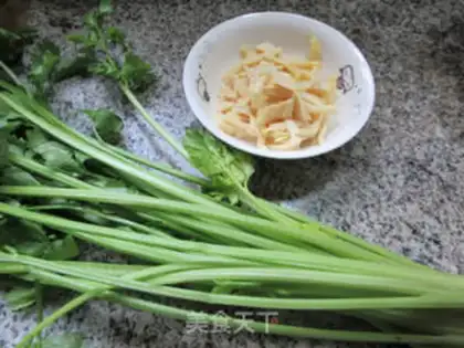 Make Celery with silk step 0