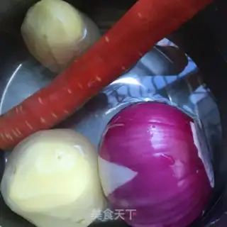 Make Onion beef curry step 1