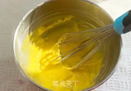 Make Seaweed pine bee step 4
