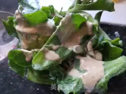Make Sesame sauce ice salad step 4