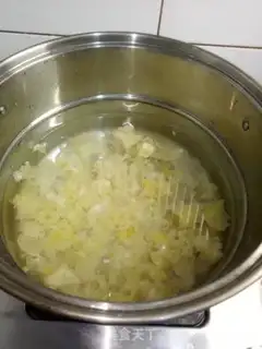 Make Silver ear milk for papayas step 1