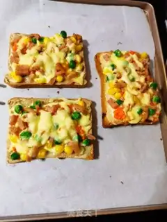 Make Toast-based small pizza step 3