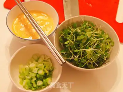 Make Smashed eggs step 1
