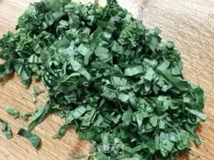Make Scrambled eggs step 1