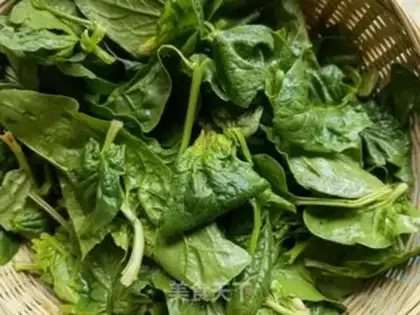 Make Steam spinach step 1