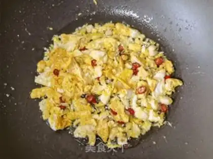 Make Carrot and egg fried rice step 4