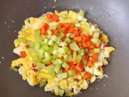 Make Carrot and egg fried rice step 5