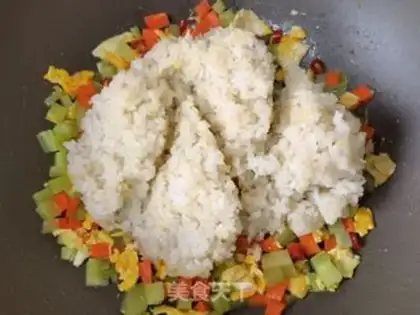 Make Carrot and egg fried rice step 7