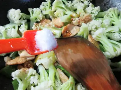 Make Chicken gravy step 11