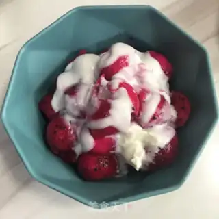 Make Flamingo nut yogurt bowl step 4