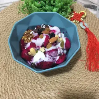 Make Flamingo nut yogurt bowl step 5