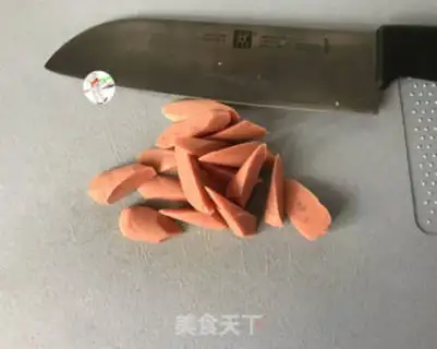 Make Red seafood salad noodles step 2