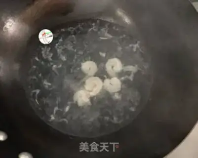 Make Red seafood salad noodles step 6