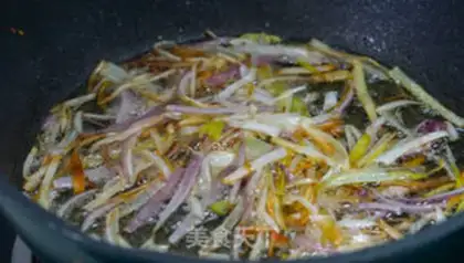 Make Onion noodles step 3