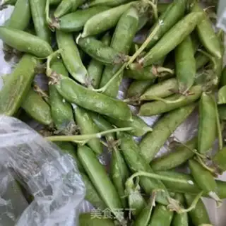 Make Fresh peas and rice step 0