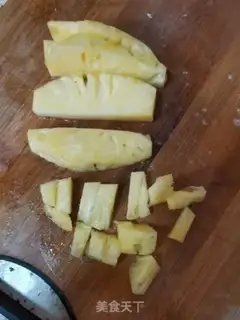 Make Shrimp pineapple rice step 0
