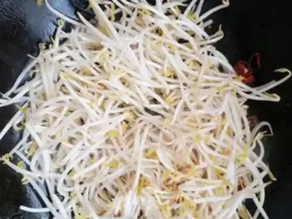 Make Blackwood, green bean sprouts step 6