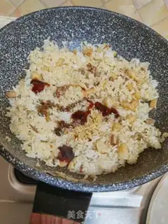 Make Shrimp pineapple rice step 11