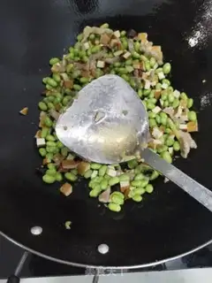 Make Soybeans with fried meat step 4