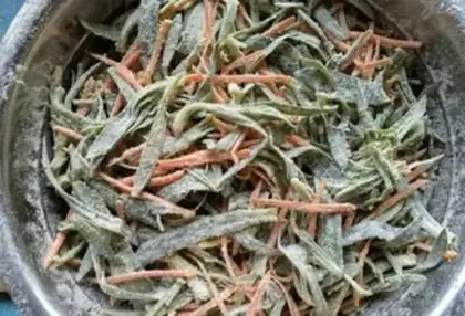 Make Garlic pepper and carrot noodles step 6