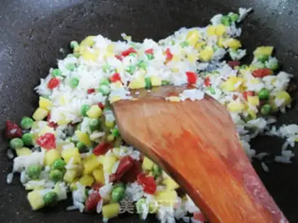 Make Rohan, pineapple rice step 6