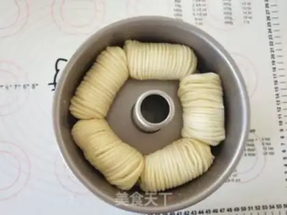 Make Flutterball bread step 10