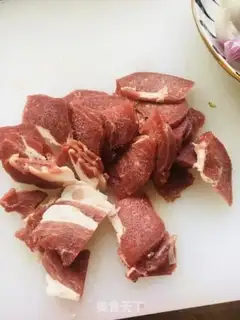 Make Pepper onion fried lamb step 1