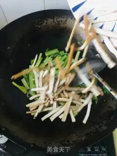 Make Celery fried beans step 2