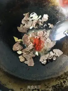 Make Pepper onion fried lamb step 4