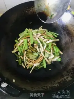 Make Celery fried beans step 4