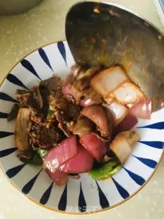 Make Pepper onion fried lamb step 9